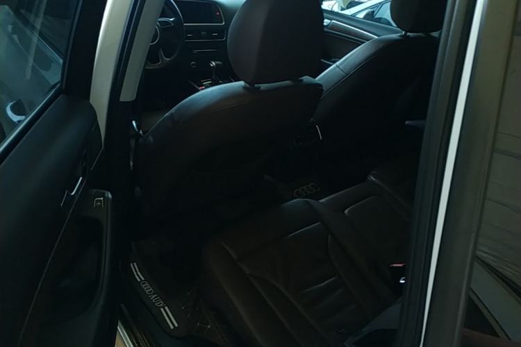 Used Audi Q5 2017 40 TFSI Comfort Model Left Rear Seat