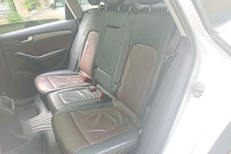 Used Audi Q5 2017 Plus 40 TFSI Ambition Model Left Rear Seat