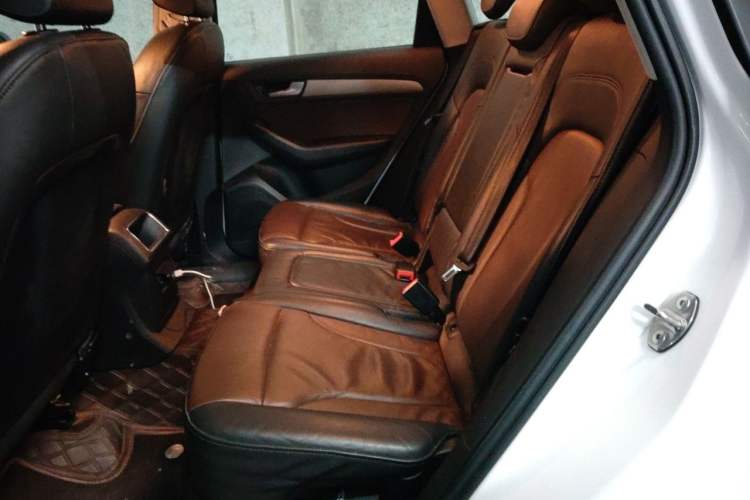 Used Audi Q5 2017 Plus 40 TFSI Ambition Model Left Rear Seat