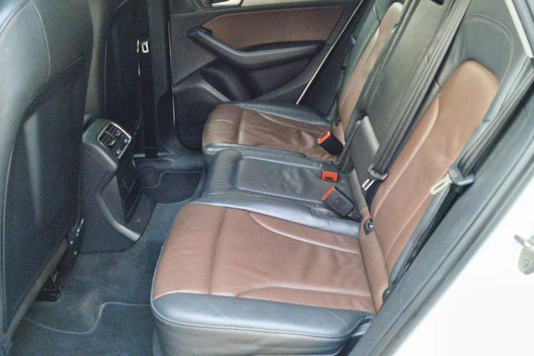 Used Audi Q5 2017 Plus 40 TFSI Ambition Model Left Rear Seat