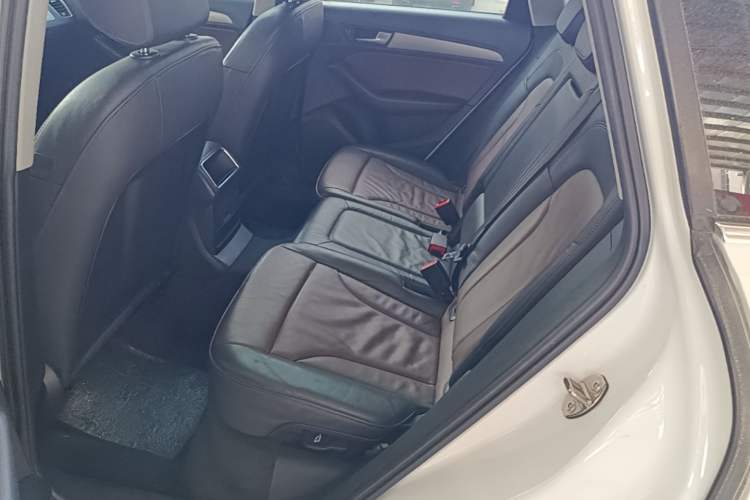 Used Audi Q5 2017 Plus 40 TFSI Ambition Model Left Rear Seat
