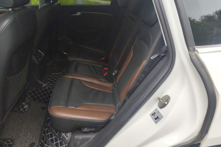 Used Audi Q5 2017 40 TFSI Comfort Model Left Rear Seat