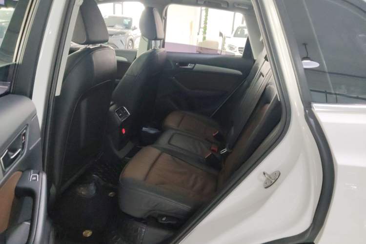 Used Audi Q5 2017 40 TFSI Ambition Edition Left Rear Seat