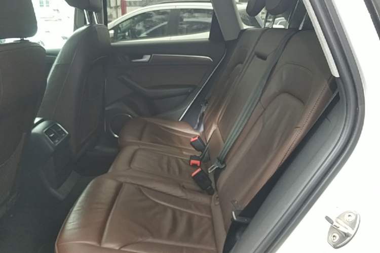 Used Audi Q5 2017 40 TFSI Comfort Model Left Rear Seat