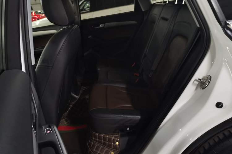 Used Audi Q5 2017 Plus 40 TFSI Ambition Model Left Rear Seat