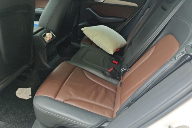 Used Audi Q5 2017 Plus 40 TFSI Ambition Model Left Rear Seat