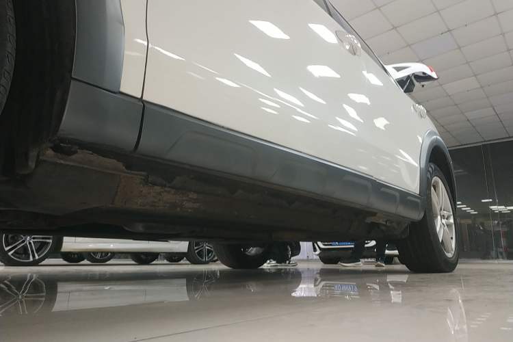 Used Audi Q5 2017 Plus 40 TFSI Technology Model Left Side Sill