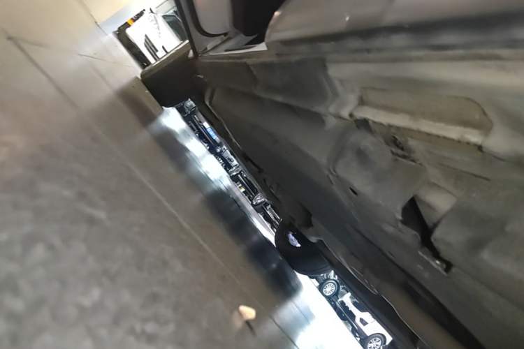 Used Audi Q5 2017 Plus 40 TFSI Technology Model Left Side Sill