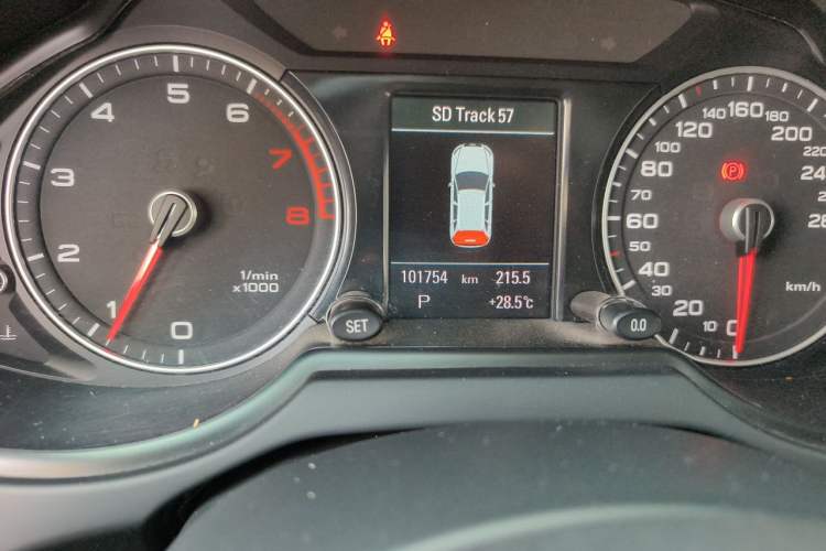 Used Audi Q5 2017 40 TFSI Technology Edition Odometer Close Up