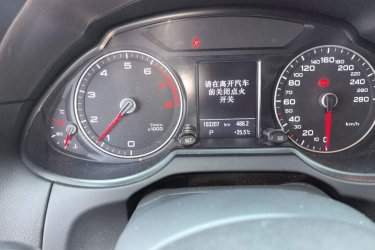 Used Audi Q5 2017 Plus 40 TFSI Technology Model Odometer Close Up