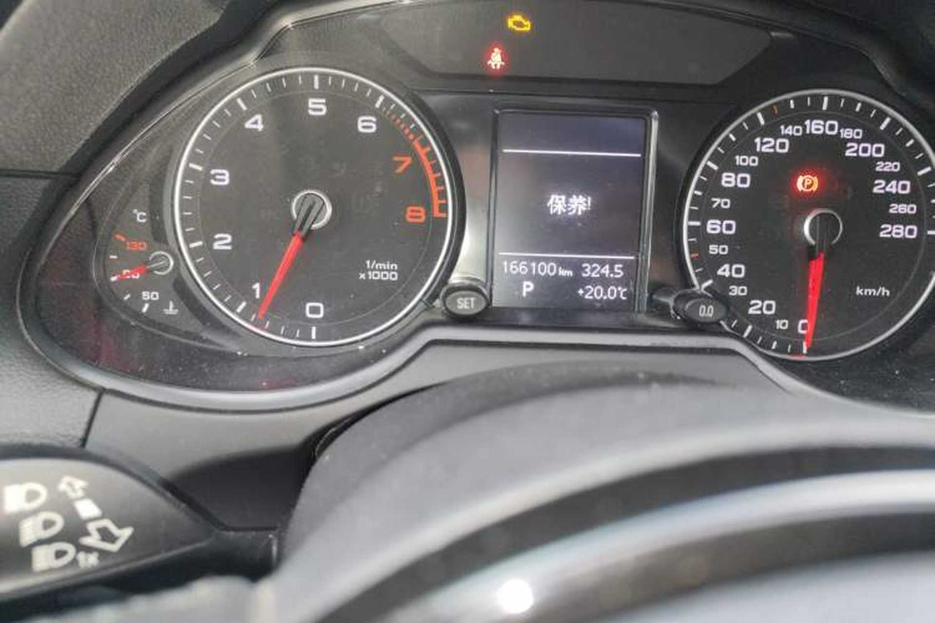 Used Audi Q5 2017 40 TFSI Ambition Edition Odometer Close Up