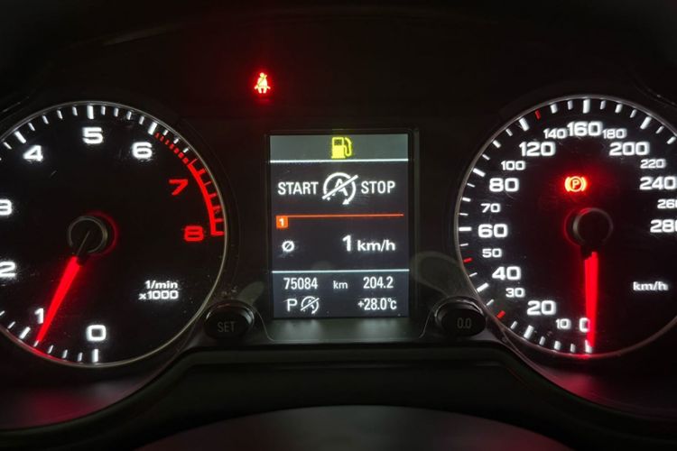Used Audi Q5 2017 Plus 40 TFSI Comfort Model Odometer Close Up