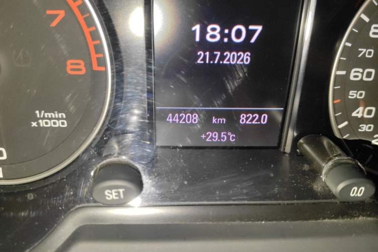 Used Audi Q5 2017 Plus 40 TFSI Technology Model Odometer Close Up