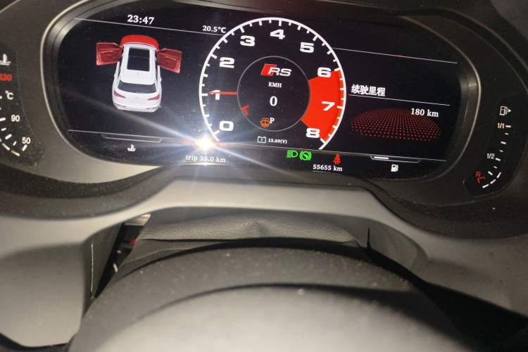 Used Audi Q5 2017 40 TFSI Ambition Edition Odometer Close Up