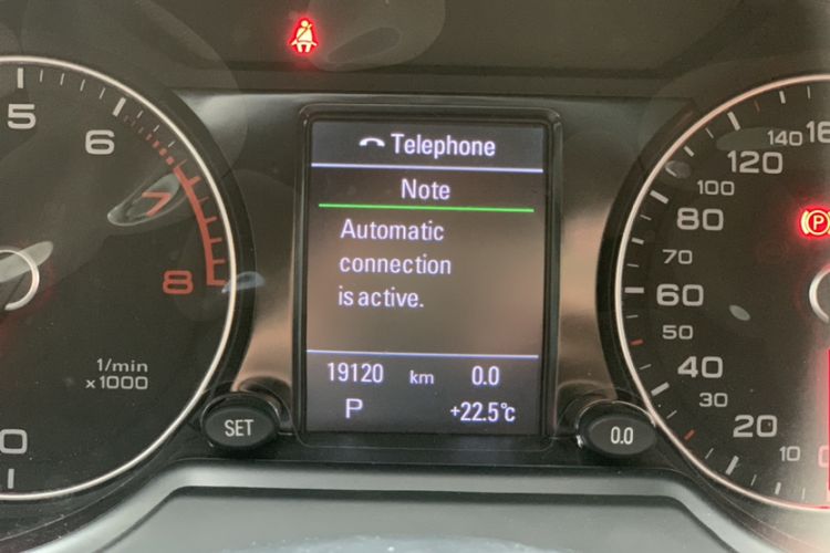 Used Audi Q5 2017 40 TFSI Comfort Model Odometer Close Up