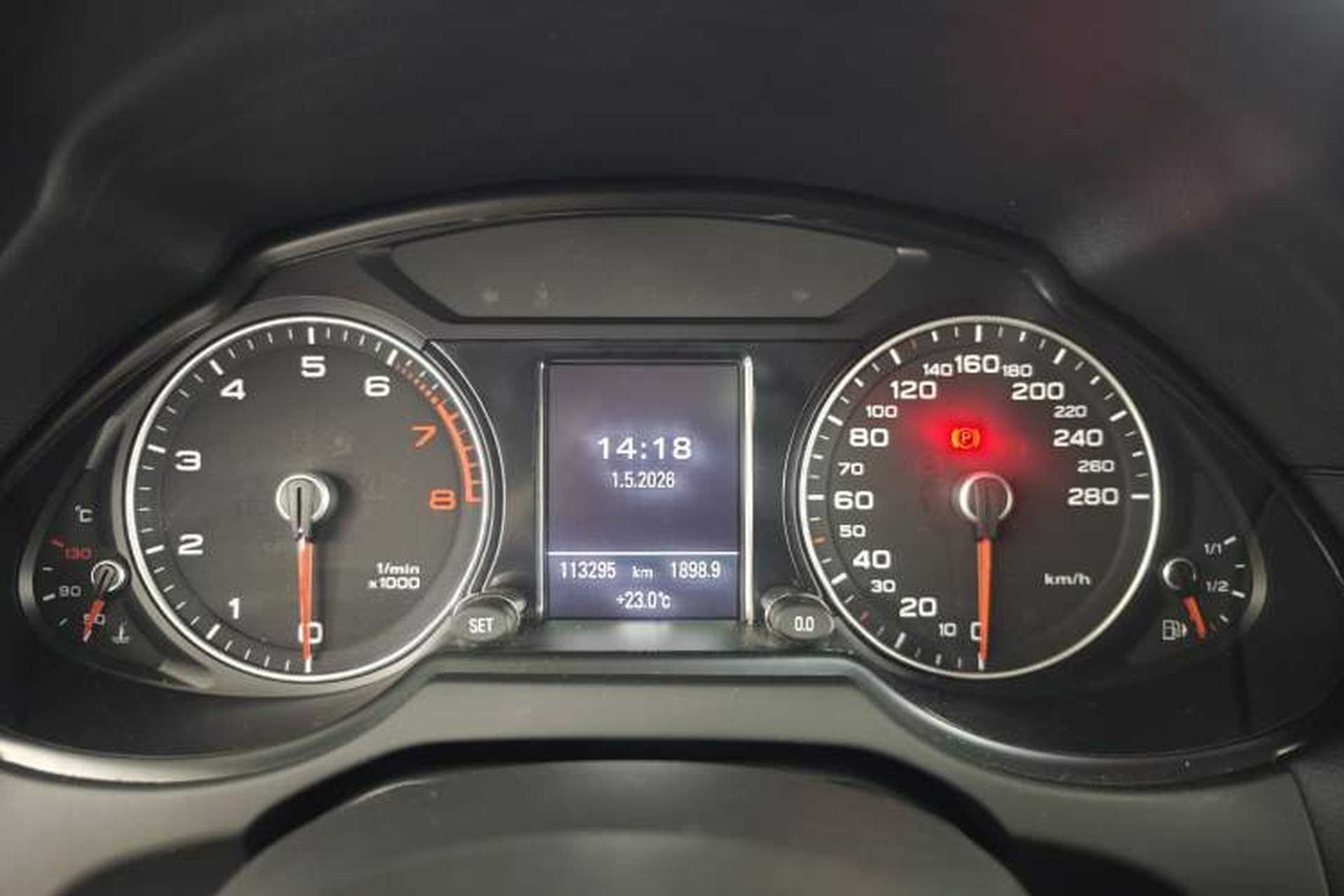 Used Audi Q5 2017 Plus 40 TFSI Technology Model Odometer Close Up