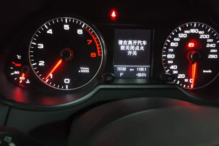 Used Audi Q5 2017 40 TFSI Technology Edition Odometer Close Up