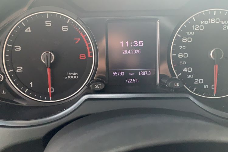 Used Audi Q5 2017 Plus 40 TFSI Technology Model Odometer Close Up