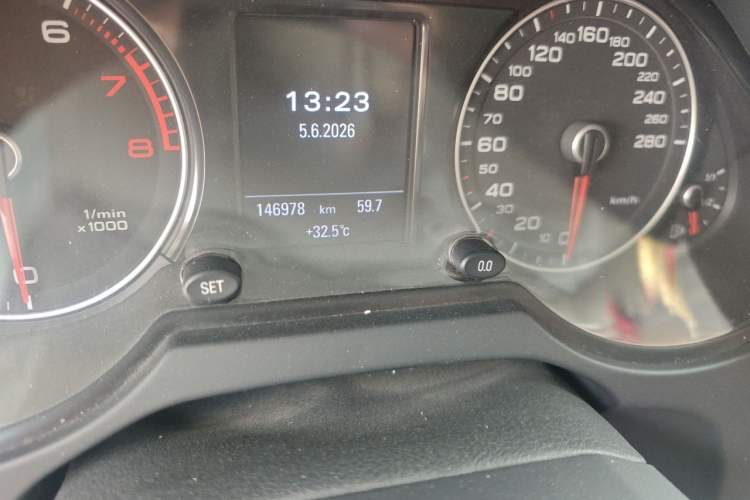 Used Audi Q5 2017 Plus 40 TFSI Technology Model Odometer Close Up