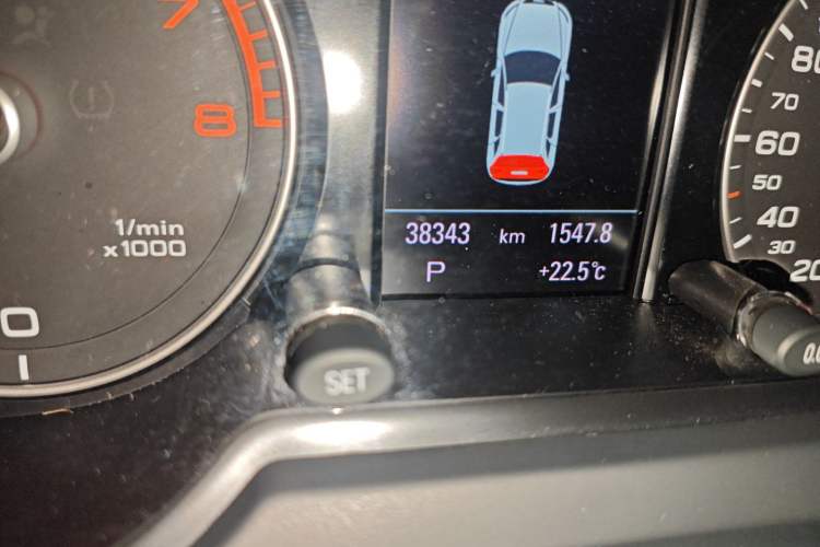 Used Audi Q5 2017 Plus 40 TFSI Technology Model Odometer Close Up