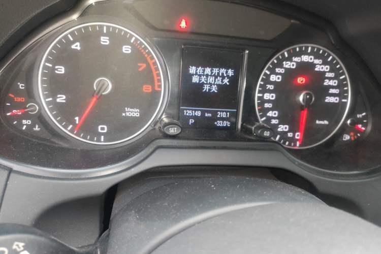 Used Audi Q5 2017 40 TFSI Technology Edition Odometer Close Up