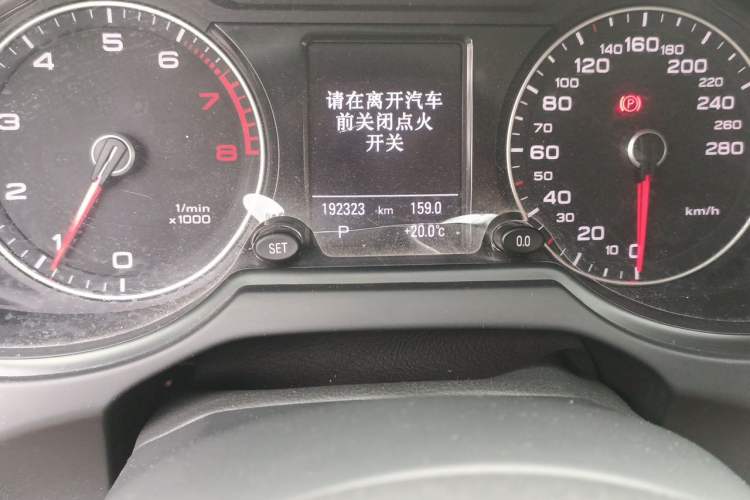 Used Audi Q5 2017 Plus 40 TFSI Technology Model Odometer Close Up
