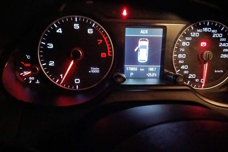 Used Audi Q5 2017 Plus 40 TFSI Technology Model Odometer Close Up