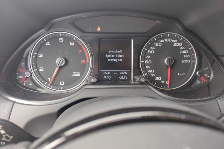 Used Audi Q5 2017 40 TFSI Technology Edition Odometer Close Up