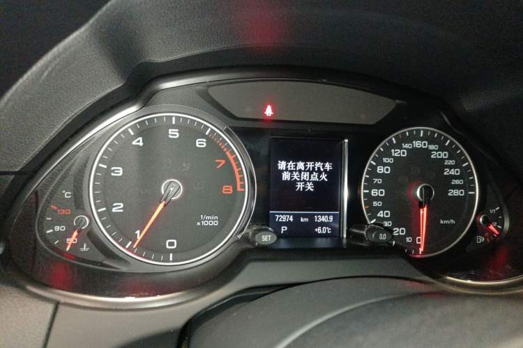 Used Audi Q5 2017 Plus 40 TFSI Technology Model Odometer Close Up