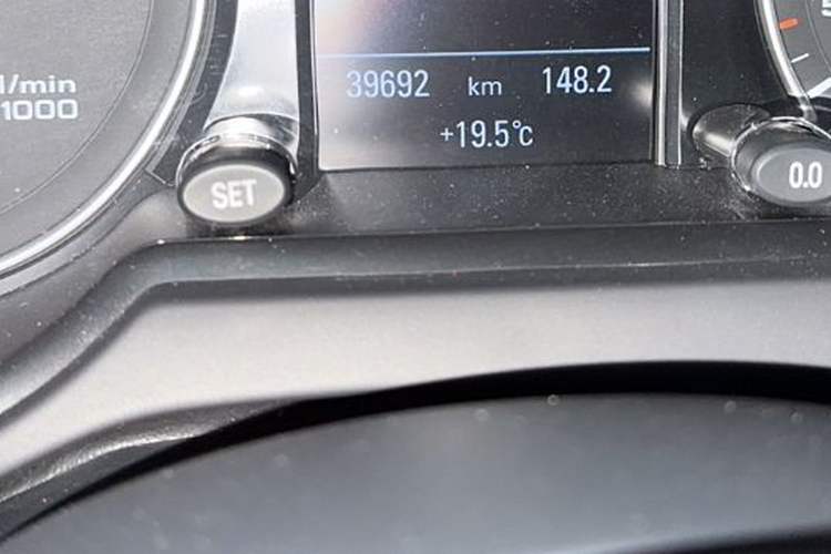 Used Audi Q5 2017 Plus 40 TFSI Technology Model Odometer Close Up