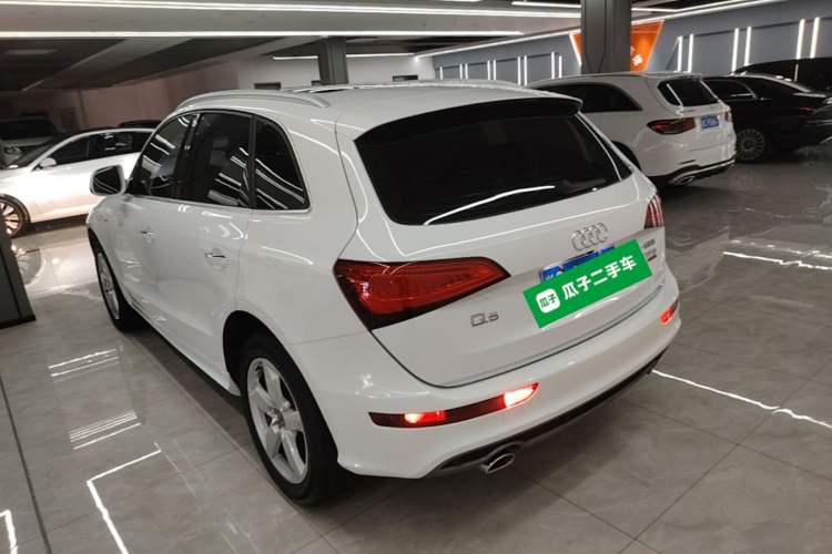 Used Audi Q5 2017 Plus 40 TFSI Ambition Model Rear Left 45 Deg