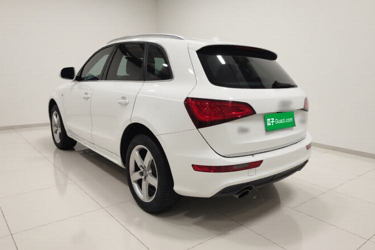 Used Audi Q5 2017 Plus 40 TFSI Ambition Model Rear Left 45 Deg