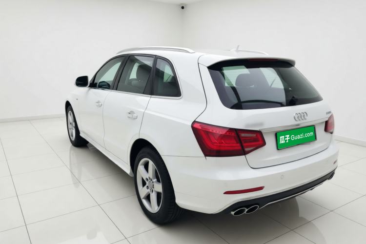 Used Audi Q5 2017 Plus 40 TFSI Ambition Model Rear Left 45 Deg