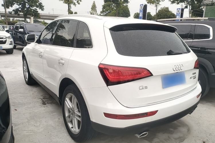 Used Audi Q5 2017 40 TFSI Comfort Model Rear Left 45 Deg