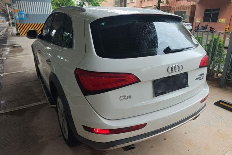 Used Audi Q5 2017 Plus 40 TFSI Technology Model Rear Left 45 Deg