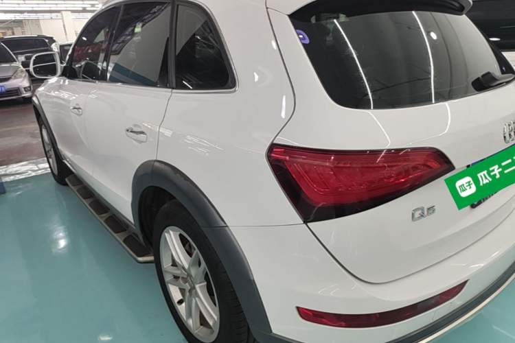 Used Audi Q5 2017 Plus 40 TFSI Technology Model Rear Left 45 Deg