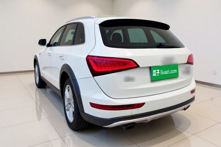 Used Audi Q5 2017 Plus 40 TFSI Technology Model Rear Left 45 Deg