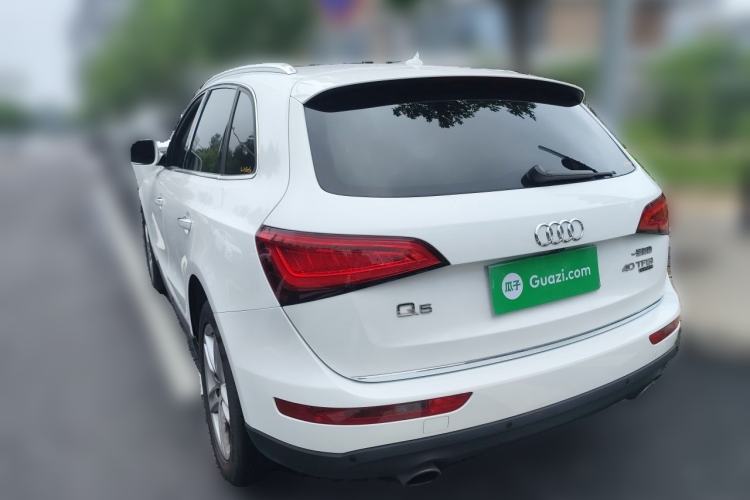 Used Audi Q5 2017 40 TFSI Comfort Model Rear Left 45 Deg