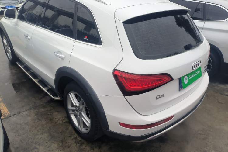 Used Audi Q5 2017 Plus 40 TFSI Technology Model Rear Left 45 Deg