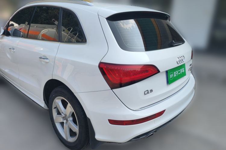 Used Audi Q5 2017 Plus 40 TFSI Ambition Model Rear Left 45 Deg
