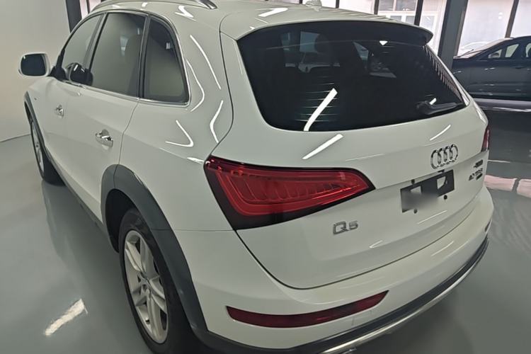 Used Audi Q5 2017 Plus 40 TFSI Technology Model Rear Left 45 Deg