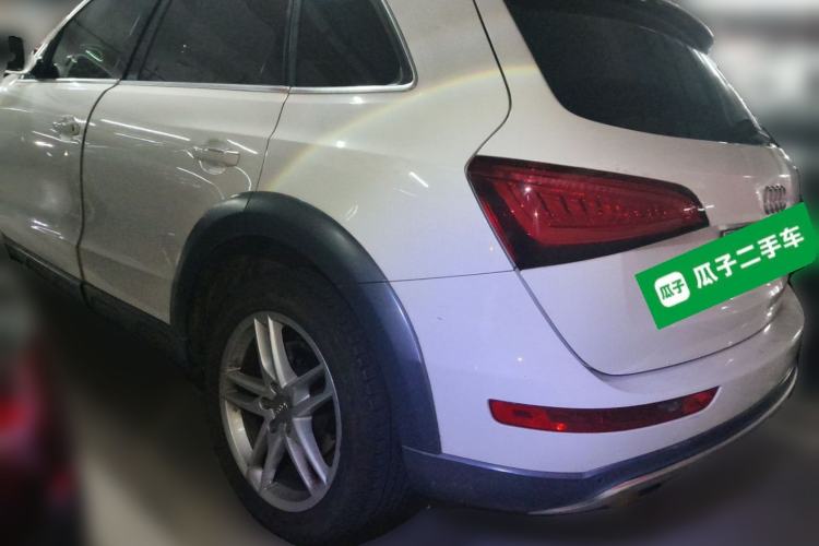 Used Audi Q5 2017 40 TFSI Technology Edition Rear Left 45 Deg