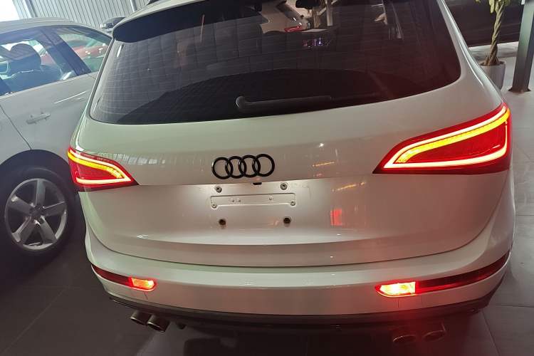 Used Audi Q5 2017 Plus 40 TFSI Technology Model Rear