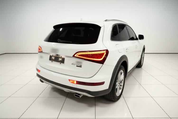 Used Audi Q5 2017 Plus 40 TFSI Technology Model Rear Right 45 Deg