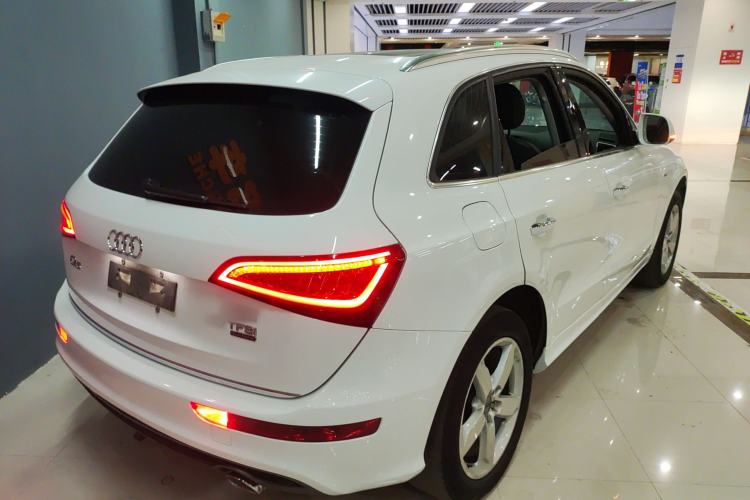 Used Audi Q5 2017 Plus 40 TFSI Ambition Model Rear Right 45 Deg