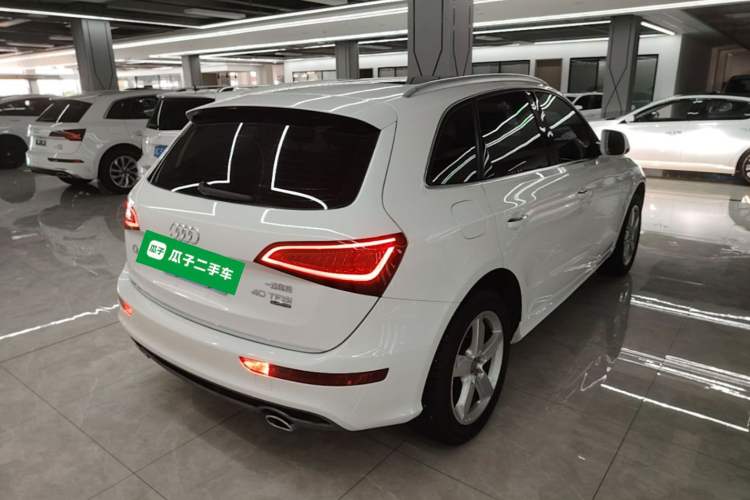 Used Audi Q5 2017 Plus 40 TFSI Ambition Model Rear Right 45 Deg