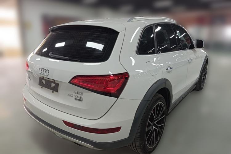 Used Audi Q5 2017 40 TFSI Technology Edition Rear Right 45 Deg