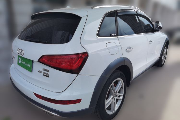 Used Audi Q5 2017 Plus 40 TFSI Comfort Model Rear Right 45 Deg