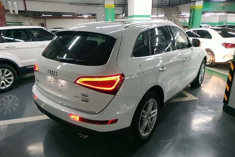 Used Audi Q5 2017 40 TFSI Technology Edition Rear Right 45 Deg