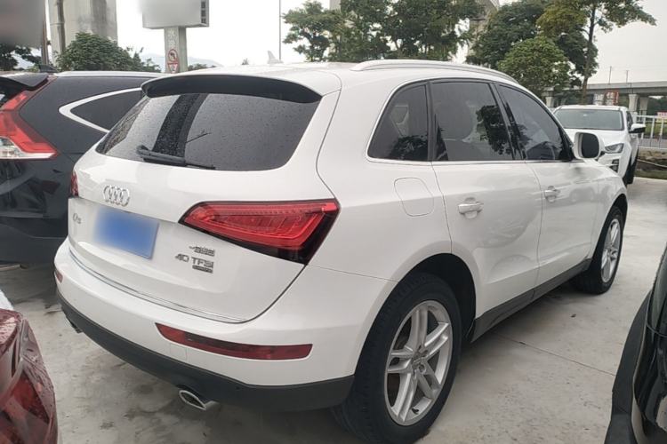 Used Audi Q5 2017 40 TFSI Comfort Model Rear Right 45 Deg